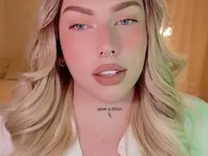 Play this hardcore video of valerysofiia, 22 years old, redhead hair trans