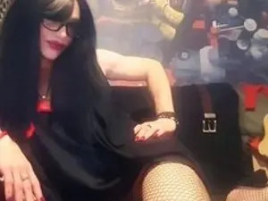 Stream HD movie titled JunyXO, 38 years old, brunette hair trans