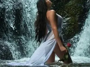 Play the complete scene of SarithaBunny, 22 years old, blonde hair trans