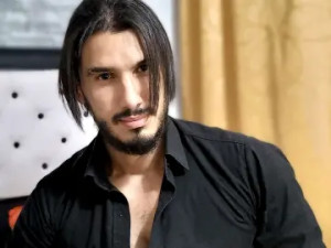 View this uncensored clip of MrTyler38Fun, 30 years old, brunette hair male