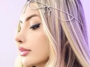 Play full scene called AleeLove, 24 years old, blonde hair trans