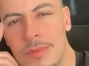 Enjoy watching this uncut scene titled scottymusic, 29 years old, brunette hair male