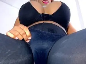 Play the hardcore scene called valentinabigblackcock, 18 years old, blonde hair trans