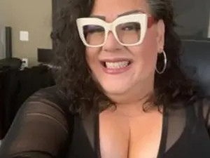View the HD clip titled MissMaura, 52 years old, brunette hair trans
