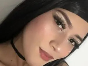 Watch this uncut scene of CamilaHarperr, brunette hair trans