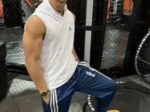 View this uncensored movie of LeonardPrice, 22 years old, blonde hair male