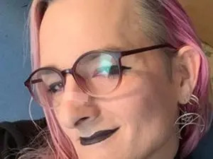 Watch the uncut video of Belzebub, 30 years old, colored hair trans