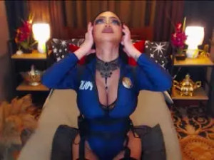 Play this uncensored movie of DominiqueTaylor, trans