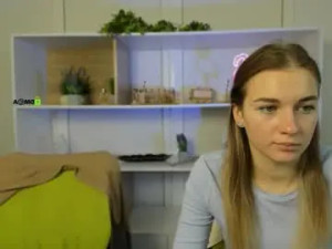 Watch complete scene named Kity_blonde Cam porn model from chaturbate