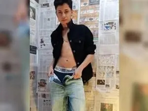 Enjoy watching this hardcore scene of Axel_evansss, 20 years old, brunette hair male