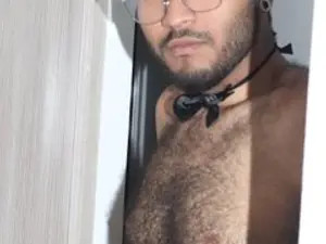 Play the HD movie named Adamhairybro, 25 years old, brunette hair male