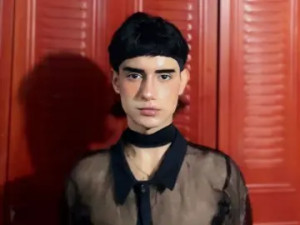 Play this full video of IviMiller, 18 years old, brunette hair trans