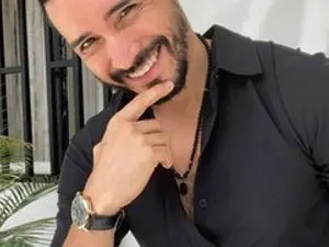 Watch full scene called ReikoSmith, 39 years old, brunette hair male