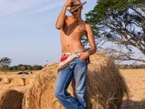 View the HD clip called RirriCerchar, 21 years old, brown hair male