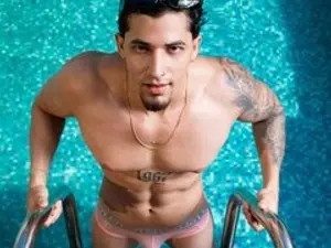 Stream this HD movie titled CamiloAlvarezz, 19 years old, brunette hair male