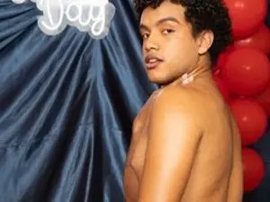 Enjoy watching uncut video of DanteGalore21, brunette hair male