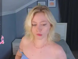 Watch full scene of Jennie_bond Cam porn model from chaturbate