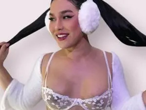 Watch the complete video named floryynsusana, 23 years old, brunette hair trans