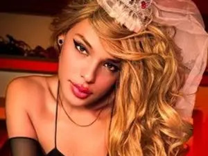 Play full movie named Ezraa19, 20 years old, brown hair trans