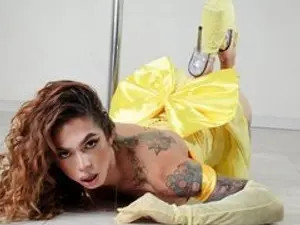 View this full movie called pennydevillets18, 26 years old, blonde hair trans