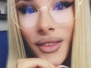 Play this full scene of EvaLexyTS, 23 years old, blonde hair trans