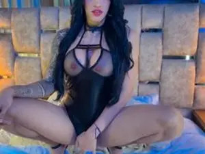 Watch uncut movie of crystal_evains, 30 years old, brunette hair trans