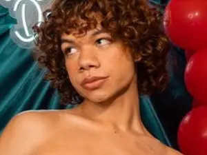 Watch this complete video of KyleGoldiie, 18 years old, blonde hair male
