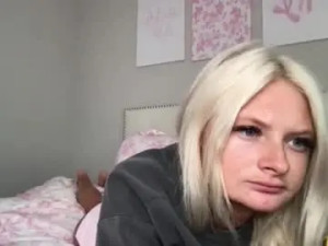 View uncut video named Okalanna Cam porn model from chaturbate