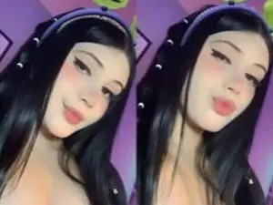 Enjoy watching full video of CuuteAshlycuute, 18 years old, brown hair trans