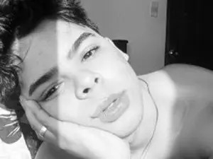 Stream the uncensored scene of sttewartdmateo19, 19 years old, brunette hair male