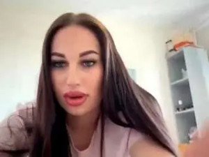 Watch the HD scene of Zofiahullihen Cam porn model from camsoda