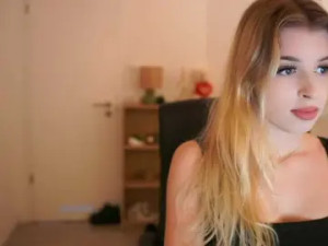 Play complete movie called Peachyliana Cam porn model from bongacams