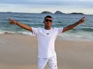 Play the HD video called blacksexboyx, 20 years old, brunette hair male