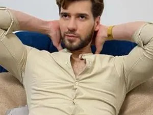 Enjoy watching uncut scene of markchestt, 25 years old, blonde hair male