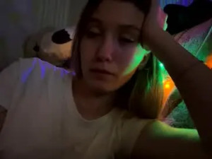 View this full video named Silverxkitty Cam porn model from chaturbate