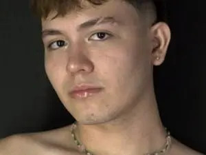 Stream the uncut movie named JeremyJones, 20 years old, brown hair male
