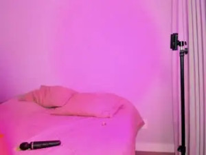 Play this uncut movie titled Cleo_wildcat Cam porn model from chaturbate