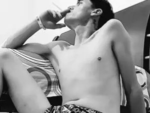 View this uncensored video called tossetrech, 22 years old, brunette hair male