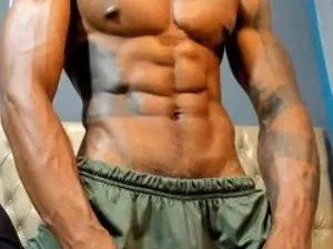 Play the full clip called KinggFit, 25 years old, brunette hair male