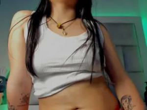 Play this complete movie named Samantha-js Cam porn model from bongacams
