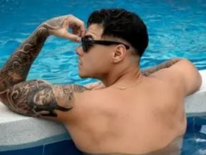 Play the complete movie called Steven_Velez, 28 years old, brunette hair male