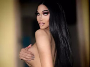 View this HD clip of SamiraGoldberg, 22 years old, brown hair trans