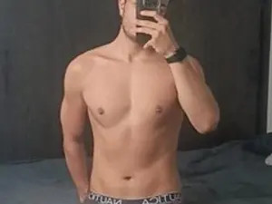 Stream uncut video of david044, 22 years old, blonde hair male