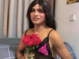 Play uncensored scene called MontemayorAvery, 25 years old, trans
