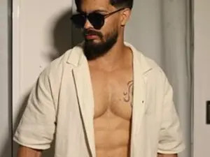 Play uncut scene of DannSaenz88, 35 years old, brown hair male