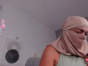 Stream uncut clip titled Yuli_arabic Cam porn model from stripchat
