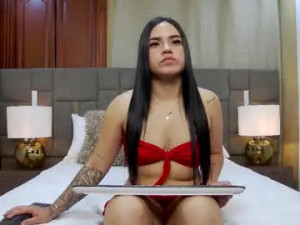 View this full scene of Gwendolyn_fox Cam porn model from chaturbate