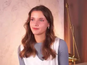 Watch complete movie of Melodiedesher Cam porn model from chaturbate