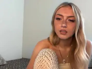 Watch this full movie titled Chloeros3e Cam porn model from chaturbate