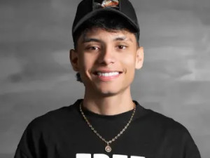 Enjoy watching this full clip called BigTyler690, 22 years old, brunette hair male